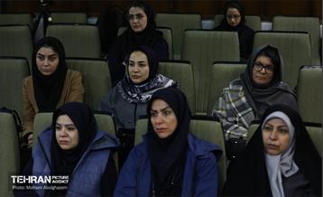 جلسه هم‌اندیشی رییس نهاد پایش طرح های توسعه شهری با جمعی از بانوان 33