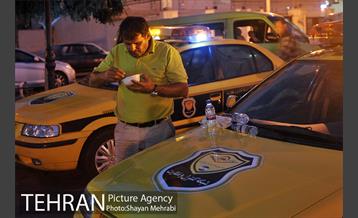 افطاری ساده در پایانه تاکسیرانی صادقیه 26