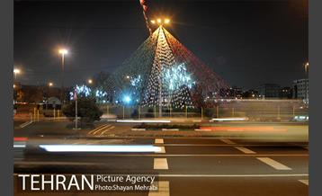 96-11-21 آذین بندی خیابان ها به مناسبت 22 بهمن 3