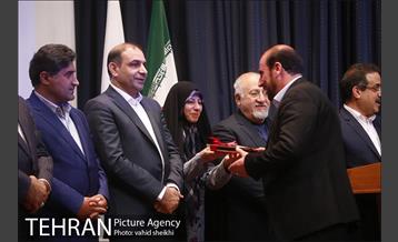 آیین اهدا ماشین آلات تهیه شده توسط شهرداری تهران به مناطق زلزله زده استان کرمانشاه 31