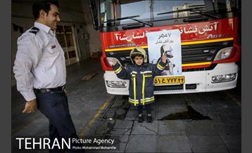 پذیرایی ایستگاه های آتش نشانی از شهروندان و دانش آموزان 14