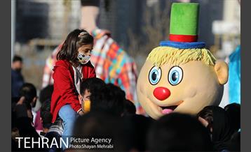 گردهمایی بزرگ عروسک‌های نوروزی در دریاچه شهدای خلیج فارس 29