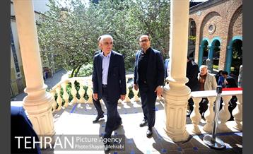 بازدید شهردار تهران از موزه مقدم به مناسبت روز تهران 21