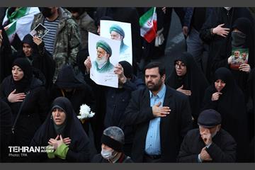 تشییع پیکر ۱۰۰ شهید مردمی و مدافع امنیت در تهران 5