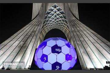 نورافشانی میدان آزادی در حمایت از تیم ملی 3