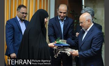 مراسم اهدای 7 دستگاه خودرو به برندگان شهروند 19