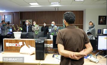 بازدید شهردار تهران از موسسه همشهری 28