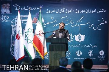 نواختن زنگ دانش آموز شهید در روز اول مهر 14