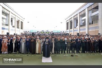 نماز عید فطر در مصلی تهران 40