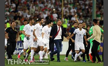 دیدار تیم‌های ملی فوتبال ایران و ازبکستان