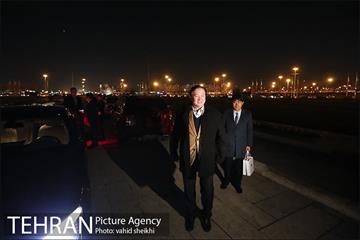 اکران تصاویری بر برج آزادی تهران برای همدردی با ملت چین 1