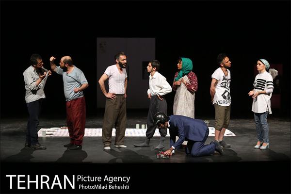 نمایش آوازهای سر شام‎ 9