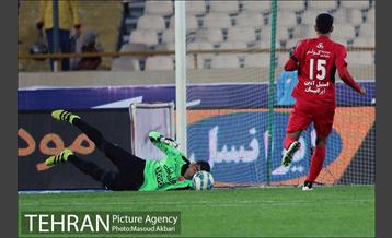 دیدار تیم های فوتبال پرسپولیس و گسترش فولاد