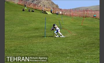 اولین روز رقابت های اسکی چمن قهرمانی جوانان جهان 10