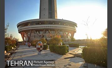 برج میلاد میزبان لاله های بهاری و تخم مرغ های رنگی 7