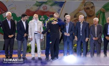 مراسم تجلیل از کشتی‌گیران قهرمان جهان (جشنی برای ایران) 25