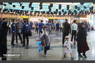 خدمات شرکت بهره برداری مترو تهران به شرکت کنندگان در مراسم ارتحال امام خمینی(ره) 19