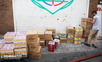 آتش‌سوزی انبار چسب در بازار تهران 27