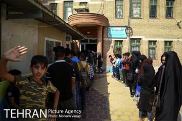 نواختن زنگ مدرسه کودکان کار مرکز پرتو توسط هانیه توسلی 13
