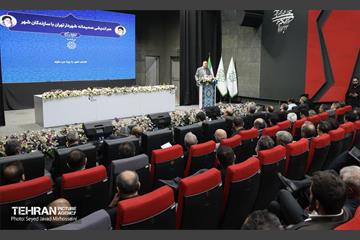 هم اندیشی صمیمانه شهردار تهران با سازندگان شهر 22