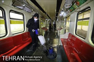 آغاز عملیات ضدعفونی کردن مترو تهران 22