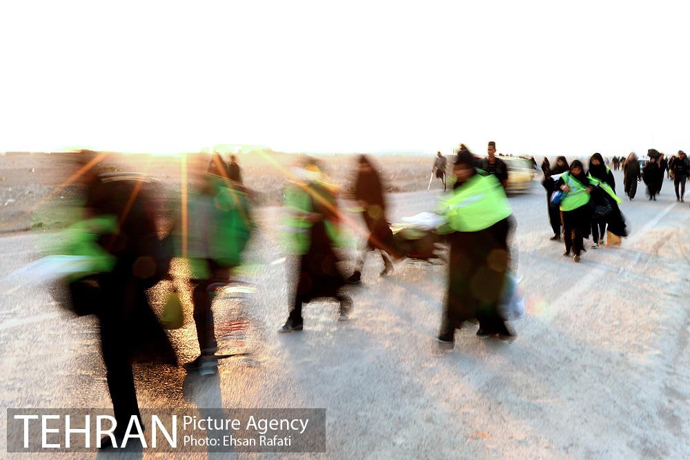 پیاده روی زائران به سمت کربلا از مرز شلمچه 14