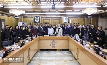 نشست صمیمانه رئیس شورای اسلامی شهر تهران با اصحاب رسانه 22