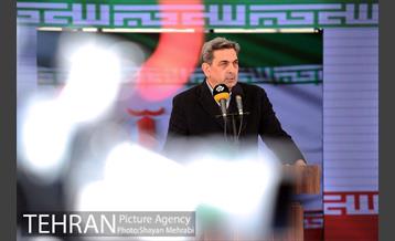 در آغاز چهلمین فجر انقلاب، آیین اهتزاز بزرگترین پرچم مقدس کشورمان با حضور شهردار تهران 21
