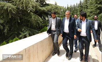 بازدید شهردار تهران از نمایشگاه شهرهای خواهرخوانده و توانمندی های مدیریت شهری تهران
