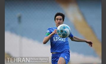 دیدار تیم های فوتبال استقلال و فولاد خوزستان