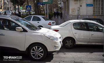 بی قانونی؛ تعرض به حریم پیاده راه 15