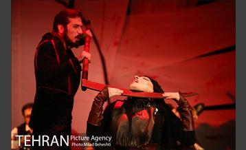 نمایش سرزمین پدری 14