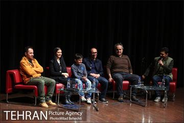 نشست نقد و بررسی فیلم لاک قرمز در فرهنگسرای ارسباران‎ 2