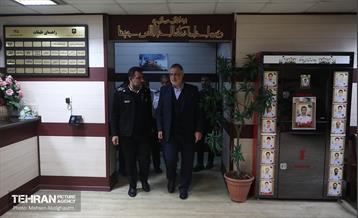بازدید شهردار تهران از ستاد فرماندهی عملیات آتش نشانی 2