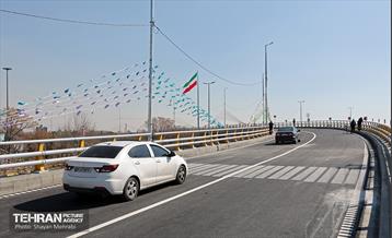 تقاطع سه سطحی بزرگراه‌های شهید نواب صفوی(شهید یارجانی) و شهید تندگویان 23