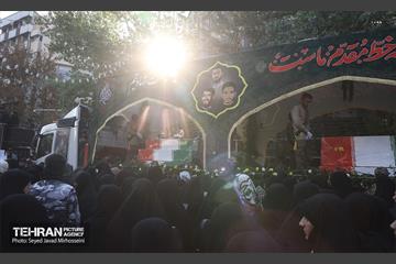 تشییع پیکرهای ۱۰۰ شهید گمنام از مقابل دانشگاه تهران 42