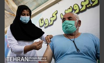 بزرگترین مرکز واکسیناسیون خودرویی کرونا در تهران 48