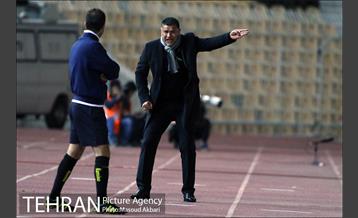 دیدار تیم های فوتبال نفت تهران و پرسپولیس