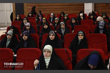 نشست جمعی از دانشجویان با شهردار تهران 24