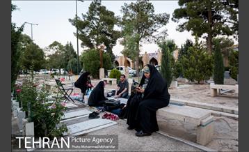 افطاری ساده در گلزار شهدا 5