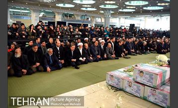 تشییع شهدای آتش نشان در شبستان مصلی 26