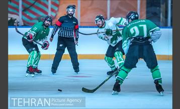 مسابقات هاکی رو یخ 24