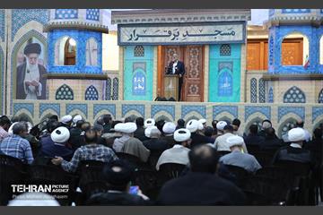 اولین همایش مسجد برقرار در حرم امام(ره) 14