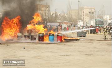 تمرین سراسری زلزله در بوستان ولایت 30