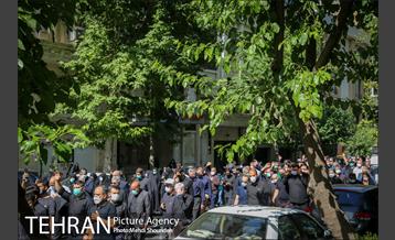 مراسم تشییع و خاکسپاری دو شهید گمنام دفاع مقدس در بوستان اندیشه 5