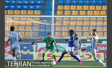 دیدار تیم های گلگهر سیرجان و استقلال تهران 18