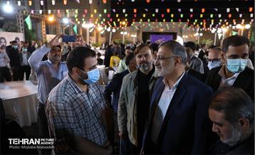 افطاری شهردار تهران با حضور خانواده شهدا 23