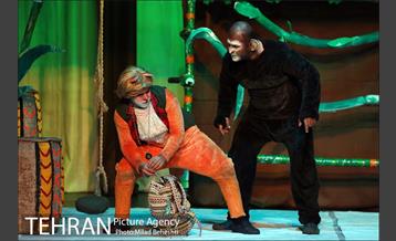 نمایش جزیره شامپانزه ها‎ 8