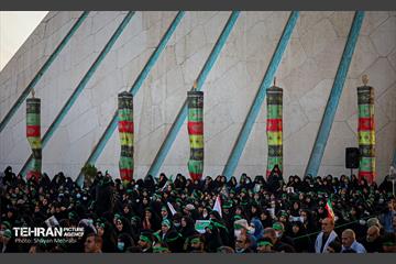 اجتماع امام حسنی ها در میدان آزادی 9