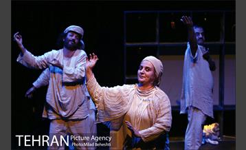 نمایش در انتظار ماهی سیا متوسط 6